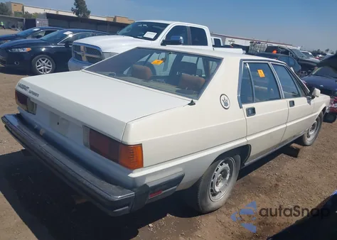 1985 Maserati Quattroporte z USA, uszkodzony, nr VIN ZAMBC1103FA305124